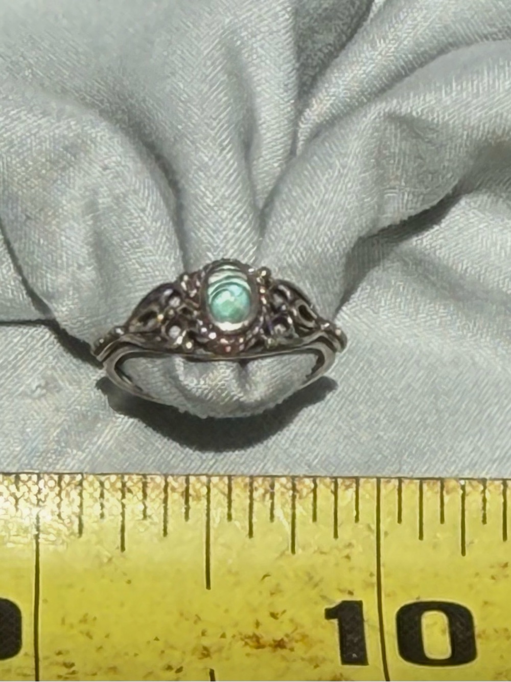 Delicate Mother of Pearl Sterling Silver Filigree Ring - Picture 4 of 5